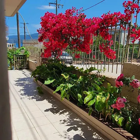 Villa Welcoming In With Garden Loutra Oraias Elenis