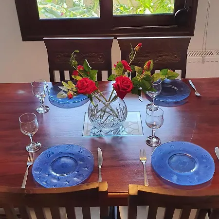 וילה Welcoming In With Garden לוטרה אוריאס אלניס