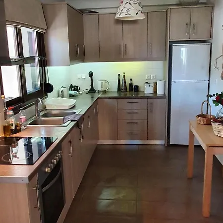 Villa Welcoming In With Garden *